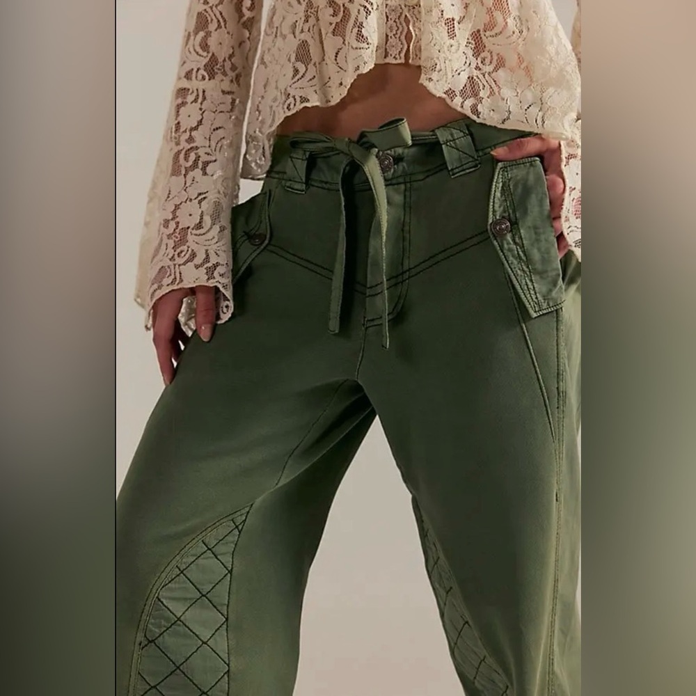 NWT Free People 2 We the Free Safari Sun Cropped Pants in Keepsake Clover Green - Picture 3 of 7